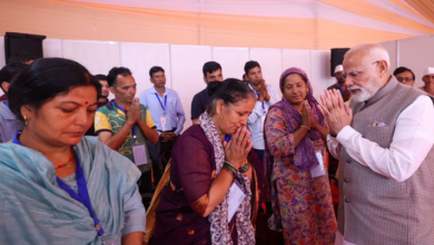 Photo of प्रधानमंत्री नरेंद्र मोदी से मिलकर भावुक हुए धराली के आपदा प्रभावित