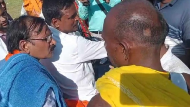 Photo of सवाल पूछने पर भड़के भाजपा विधायक, युवक को दौड़ा कर मारने की कोशिश