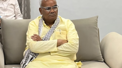 Photo of छात्रा से छेड़छाड़ के मामले में संविदा शिक्षक बर्खास्त, शिक्षा मंत्री ने दिए गिरफ्तारी के आदेश