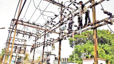 Photo of जमीन पर रखे ट्रांसफार्मर बन सकते हैं हादसे का कारण