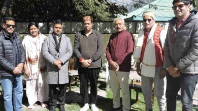 Photo of चमोली: भगवान बदरी विशाल के दर्शन को पहुंचे पीएम मोदी के भाई पंकज मोदी