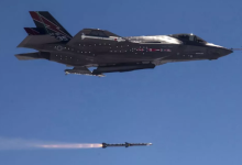 Photo of पाकिस्तान को AIM-120 एयर-टू-एयर मिसाइलें बेच सकता है अमेरिका