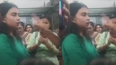 Photo of सीट पाने के लिए महिला यात्रियों पर छिड़क दिया मिर्ची स्प्रे
