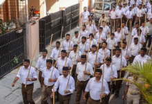 Photo of RSS के कार्यक्रम में शामिल होने पर नप गए पंचायत अधिकारी