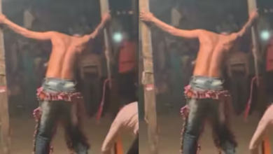 Photo of फेम के चक्कर में मौत से खेल, युवक के शरीर पर बांधे पटाखे फिर सबके सामने जलाए