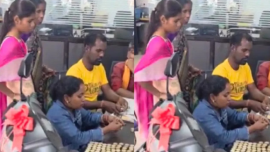 Photo of बेटी को स्कूटी लेने के लिए बोरे में सिक्के भरकर शोरूम पहुंचा किसान