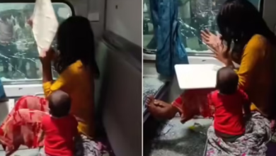 Photo of महिला का पर्स हुआ चोरी तो तोड़ने लगी ट्रेन की खिड़की का शीशा