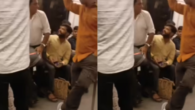 Photo of मेट्रो में सीट को लेकर दो युवकों की हुई लड़ाई, खूब बरसाए थप्पड़ और घूसे