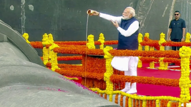 Photo of सरदार पटेल की 150वीं जयंती पर भव्य परेड, पीएम मोदी ने स्टैच्यू ऑफ यूनिटी पर दी श्रद्धांजलि