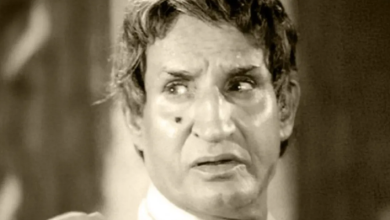 Photo of जब सरेआम बॉलीवुड खलनायक को लड़की ने फेंक कर मारा चप्पल…