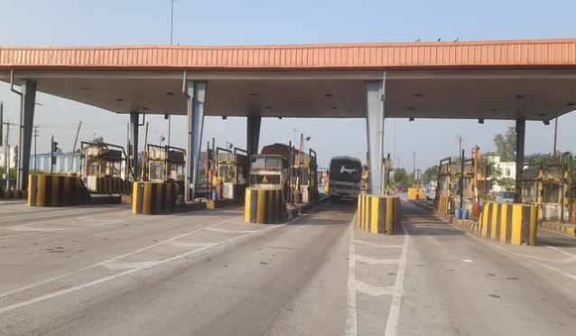 Photo of लखनऊ: बड़ी राहत…फास्टैग नहीं है तो टोल पर यूपीआई से देना होगा सिर्फ इतना जुर्माना