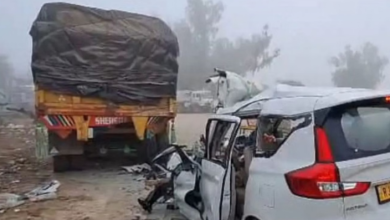 Photo of आगे चल रहे ट्रक में जा घुसी अर्टिगा कार, तीन युवकों की मौके पर ही हुई मौत