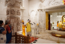 Photo of अयोध्या: वित्त मंत्री निर्मला सीतारमण ने की रामलला की आरती