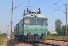 Photo of अंबाला-दिल्ली रेल लाइन पर रूकी ट्रेनें: सोनीपत में टूटा ओएचई तार