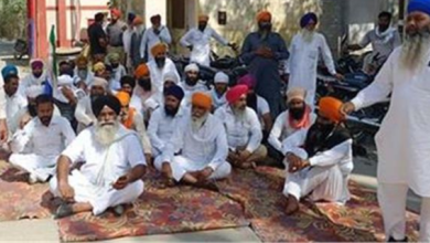 Photo of अमृतधारी के केसों व दाढ़ी की महिला ने की बेदअबी