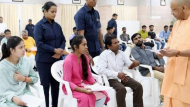 Photo of लखनऊ: लोगों की समस्याओं से रूबरू हुए सीएम योगी