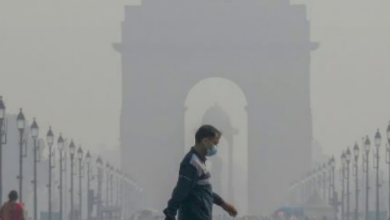 Photo of दिल्ली: आनंद विहार में AQI 400 के पार, लोगों को घर से निकलना हुआ मुश्किल
