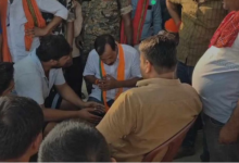 Photo of वोट मांगने पहुंचे बीजेपी विधायक को ग्रामीणों ने खदेड़ा