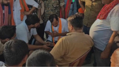 Photo of वोट मांगने पहुंचे बीजेपी विधायक को ग्रामीणों ने खदेड़ा