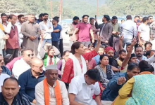 Photo of शराब ठेके के खिलाफ धरना जारी, प्रदर्शनकारी बोले- ठेका नहीं हटा तो नहीं टूटेगा प्रदर्शन