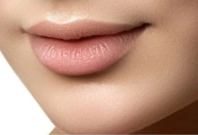 Photo of फटे होंठों को मुलायम बनाने के लिए 4 असरदार लिप स्क्रब