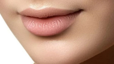 Photo of फटे होंठों को मुलायम बनाने के लिए 4 असरदार लिप स्क्रब