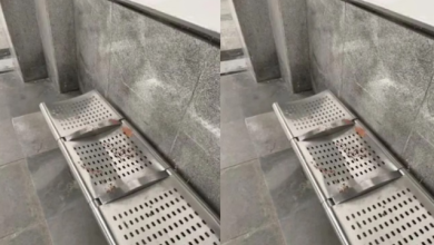 Photo of दिल्ली मेट्रो स्टेशन को भी लोगों ने किया गंदा, गुटखे की पीक से सनी सीट देख लोगों के उड़े होश