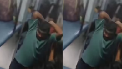 Photo of खाने को लेकर पैसेंजर ने 20 रुपये ज्यादा देने से किया मना, तो वेंडर ने बेल्ट से दौड़ा कर मारा