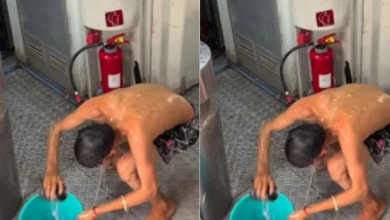 Photo of  ट्रेन में बेफिक्र होकर बाल्टी लेकर नहाने लगा यात्री
