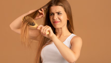 Photo of फ्रिजी हेयर से हो गई हैं तंग, कर्ली बालों को सॉफ्ट और शाइनी बनाने का ये है सबसे आसान तरीका