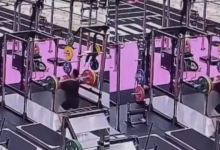 Photo of भारी रॉड उठाते ही लड़खड़ाया वेटलिफ्टर, अचानक सिर के बल गिरा…