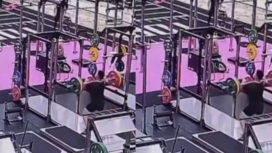 Photo of भारी रॉड उठाते ही लड़खड़ाया वेटलिफ्टर, अचानक सिर के बल गिरा…