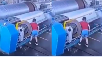 Photo of मशीन ने पलभर में निगल ली महिला की जान, फैक्ट्री में गोल-गोल घूमती रही