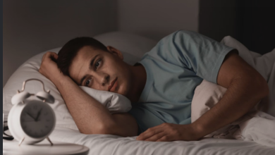 Photo of 6 घंटे से कम नींद लेने पर शरीर में शुरू हो जाती है गंभीर हलचल