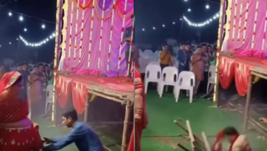 Photo of दुल्हन को मनाने भागा दूल्हा, पहला कदम रखते ही धरती में समा गया