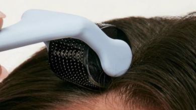 Photo of हेयर ग्रोथ का सीक्रेट बन सकता है ‘डर्मा रोलर’, मगर सही तरीका नहीं अपनाया तो होगा भारी नुकसान