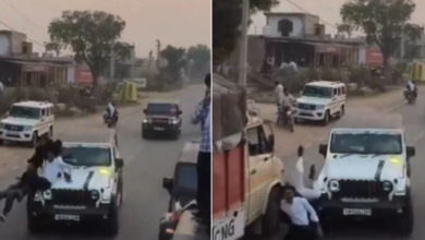 Photo of थार की छत पर स्टंट कर रहे थे लड़के, ट्रक देख ड्राइवर ने मारी ब्रेक और फिर…