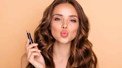 Photo of सुबह लगाई लिपस्टिक शाम तक नहीं टिकती? अपनाएं ये पक्के और काम के ब्यूटी हैक्स