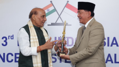 Photo of ब्रह्मोस मिसाइल डील फाइनल चरण में, राजनाथ ने इंडोनेशियाई रक्षा मंत्री को दी प्रतिकृति