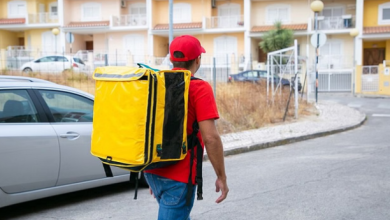 Photo of आधी रात डिलीवरी पर मचा बवाल, डिलीवरी बॉय चिल्लाया- मुझे चोर क्यों समझा?