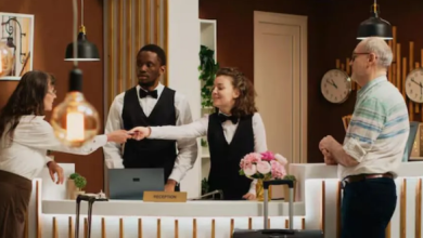 Photo of होटल का चेक-इन का समय दोपहर के 12 बजे क्यों होता है?