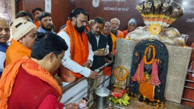 Photo of बिहार: गृह मंत्रालय का चार्ज लेने से पहले सम्राट चौधरी ने हरिहरनाथ मंदिर में टेका माथा