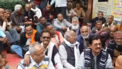 Photo of ईपीएस-95 पेंशनरों का प्रदर्शन, 7500 रुपये पेंशन और आयुष्मान योजना की मांग