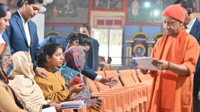 Photo of सीएम योगी ने गोरखपुर में सुनीं करीब 200 लोगों की समस्याएं