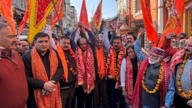 Photo of एमबीबीएस सीट बंटवारे को लेकर संघर्ष समिति सड़कों पर