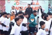 Photo of देहरादून मैराथन में पहुंचे 700 प्रतिभागी, डीएम ने हरी झंडी दिखाकर किया रवाना