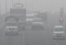 Photo of दिल्ली के आसमान में धुंध… AQI 400 के करीब; जानें NCR में कितनी ‘जहरीली’ हुई हवा