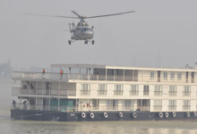 Photo of गंगोत्री क्रूज में छिपे आतंकी, हेलिकॉप्टर से एनएसजी कमांडो ने किया रेस्क्यू