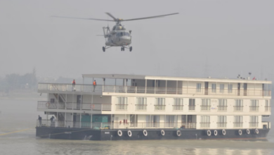 Photo of गंगोत्री क्रूज में छिपे आतंकी, हेलिकॉप्टर से एनएसजी कमांडो ने किया रेस्क्यू