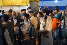 Photo of सासाराम में स्ट्रांग रूम पर हंगामा: मतगणना स्थल में ट्रक घुसने से मची अफरातफरी